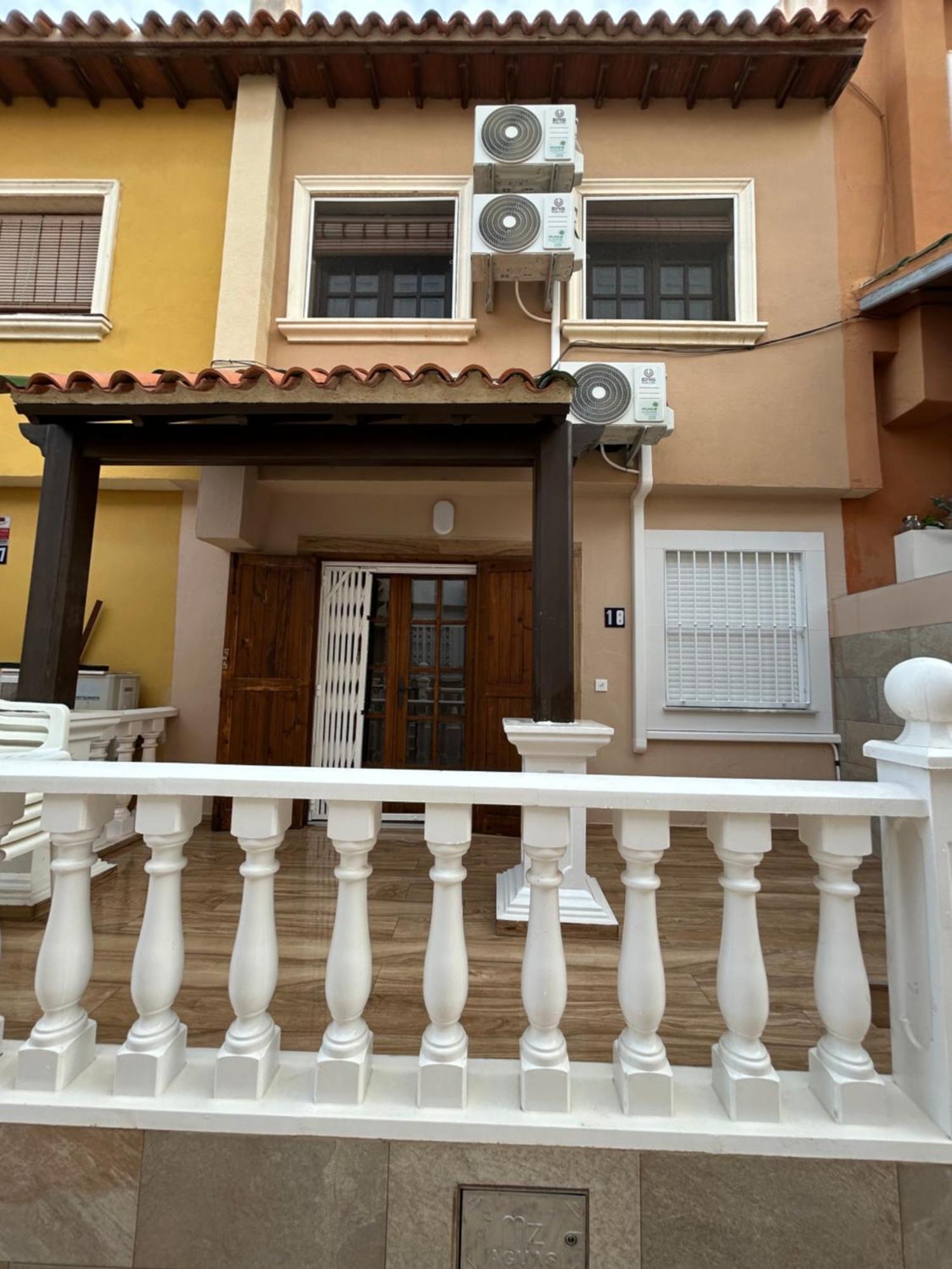 Bungalow Pasaje Ceuta 托雷维耶哈 外观 照片